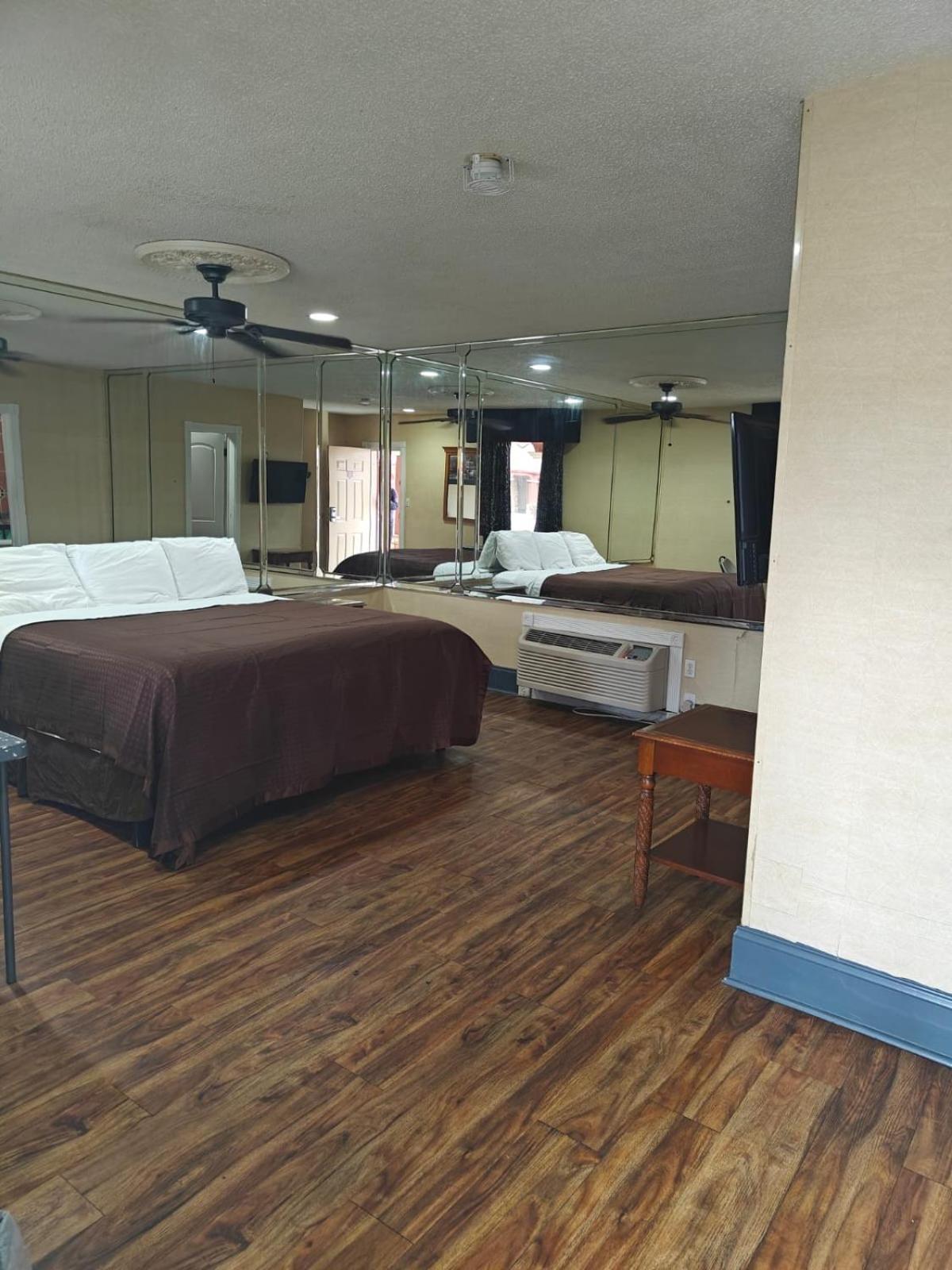 Deluxe Inn - ซาวานนาห์ ภายนอก รูปภาพ