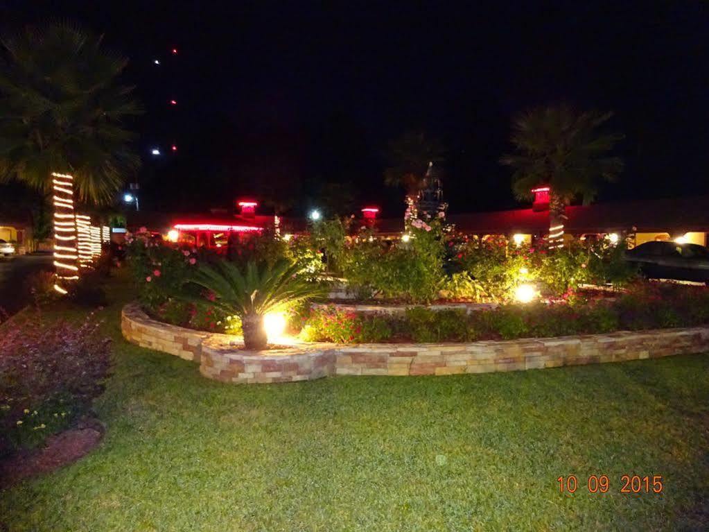 Deluxe Inn - ซาวานนาห์ ภายนอก รูปภาพ